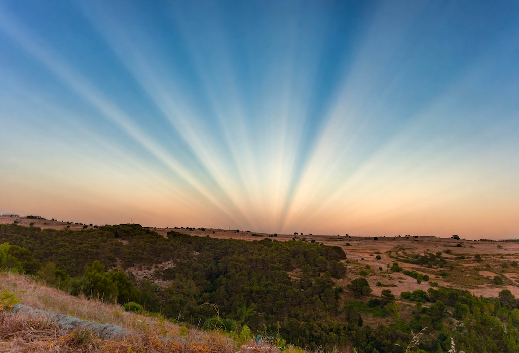 Anticrepuscular Rays over Sicily