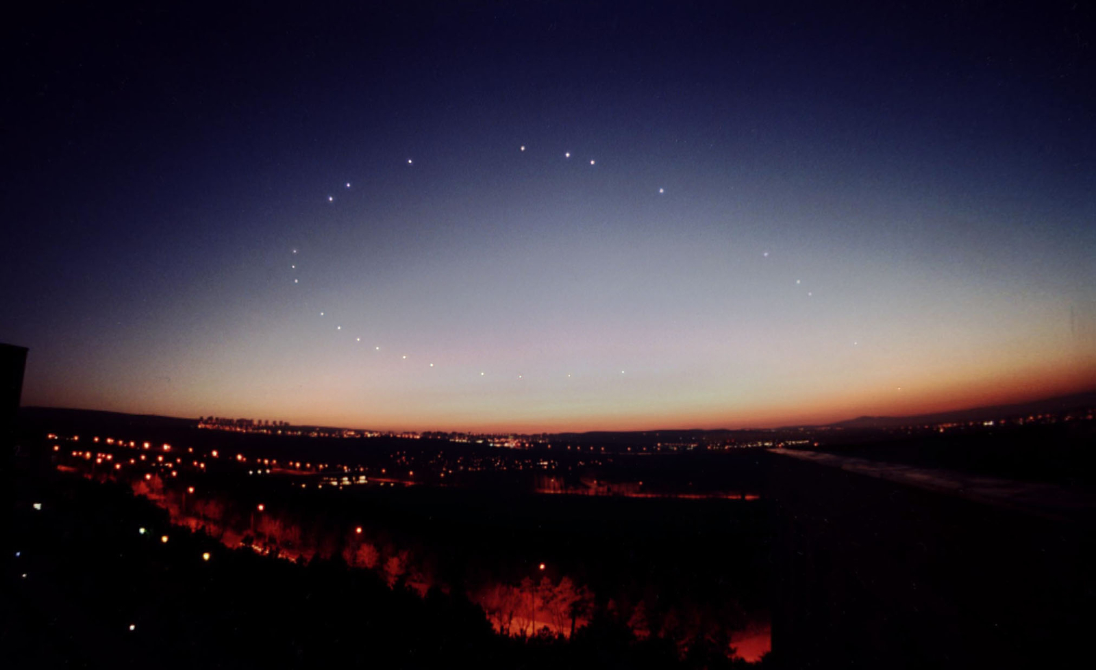 Venus' Evening Loop