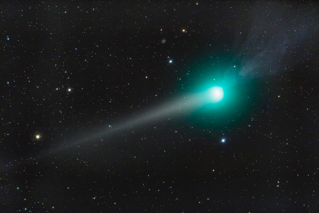 Two Tails of Comet Lulin