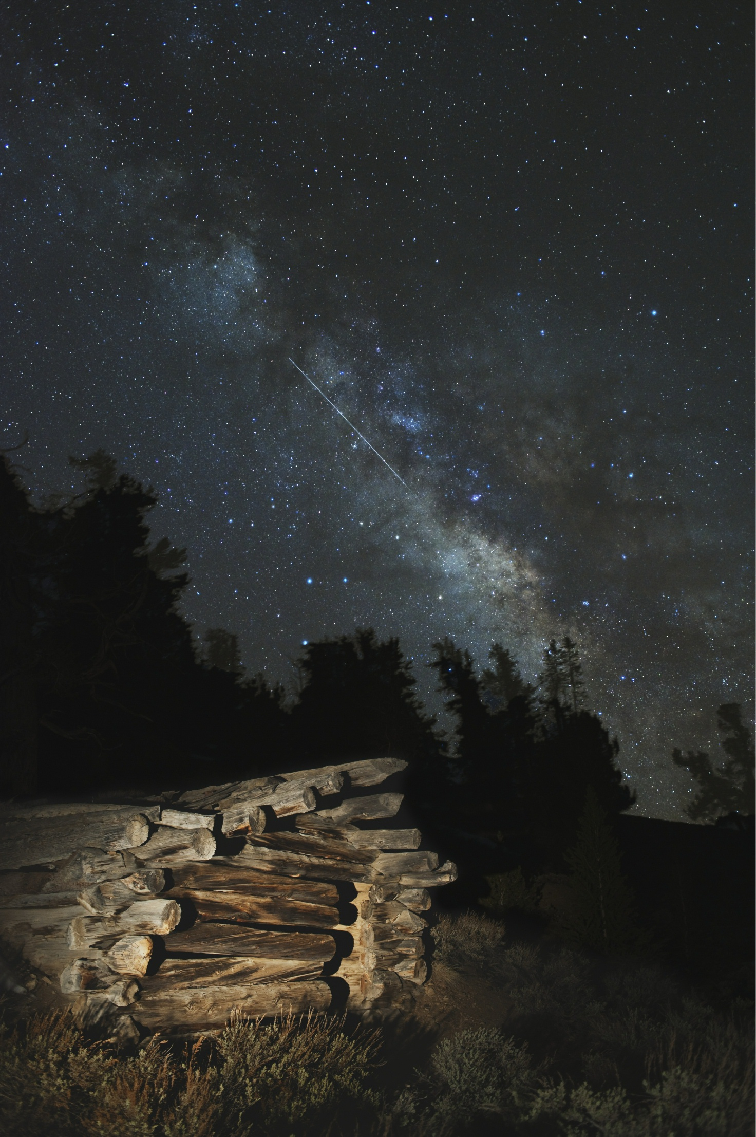 Lyrid Meteor and Milky Way