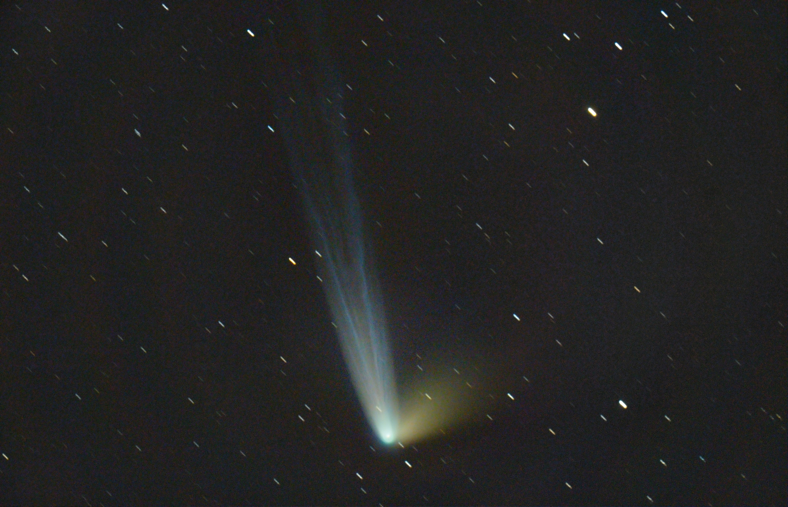 Comet Tails and Star Trails