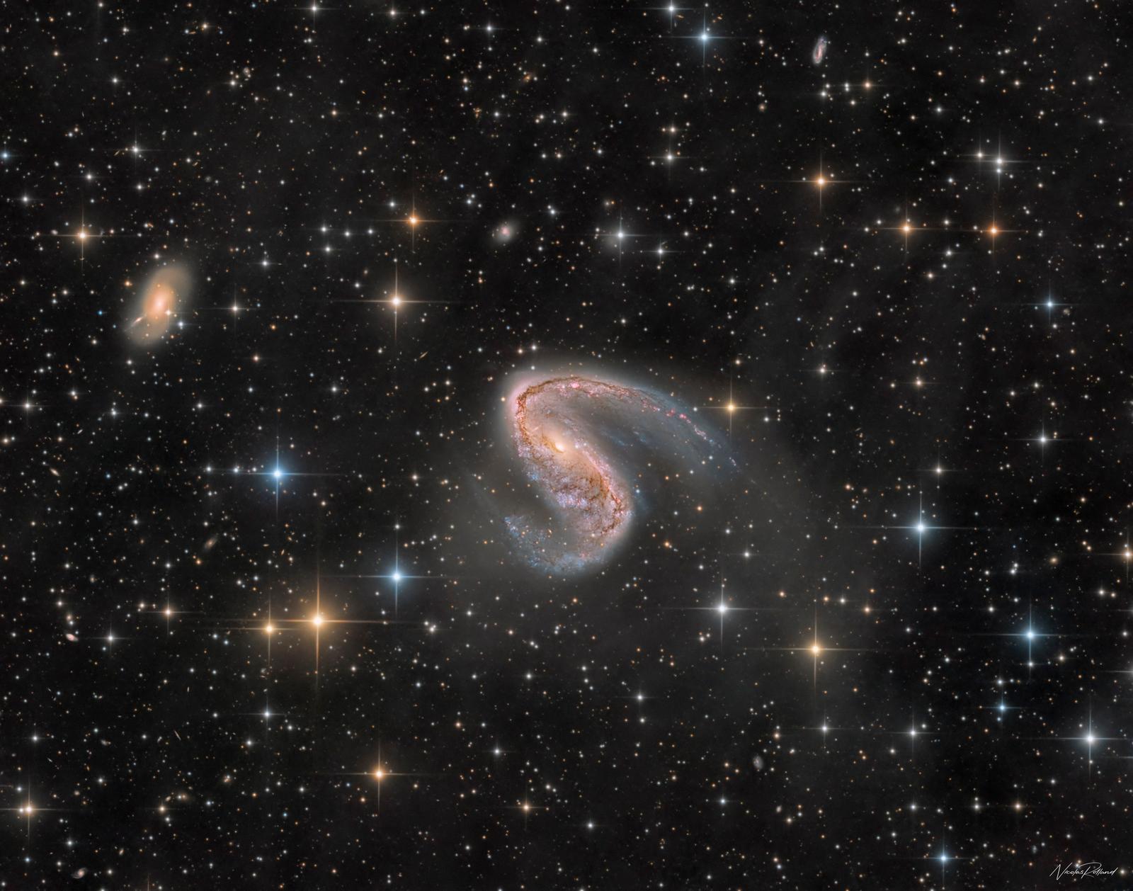 NGC 2442: Galaxy in Volans