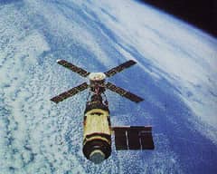 Preview of Skylab Over Earth