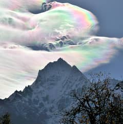 Preview of Iridescent Clouds over Thamserku