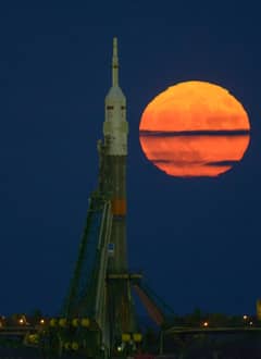 Preview of Soyuz vs Supermoon