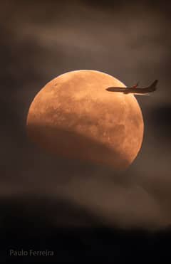 Preview of A Plane Lunar Eclipse