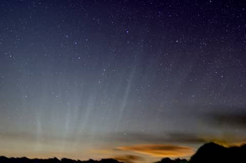 A Comet Tail Horizon