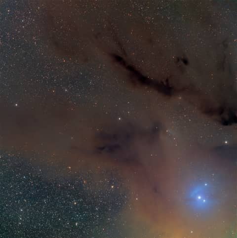 Streaming Dark Nebulas near B44