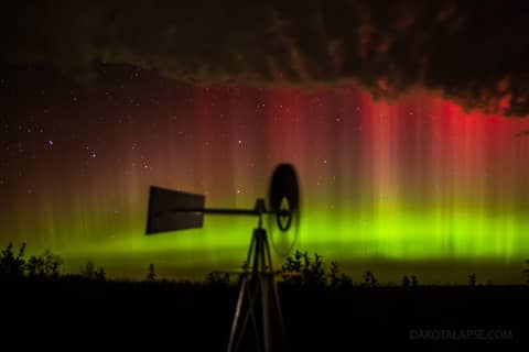 October Aurora in Prairie Skies