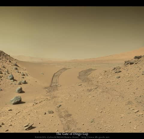 Crossing Dingo Gap on Mars