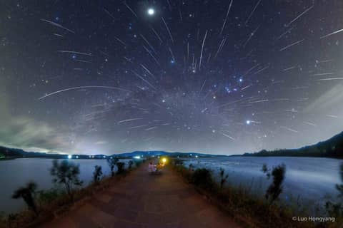 Geminids over China's Nianhu Lake