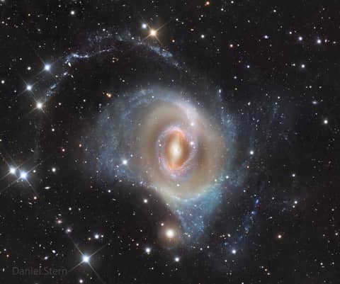 Spiral Galaxy NGC 1512: Wide Field
