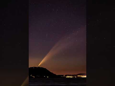 Comet G3 ATLAS Setting over a Chilean Hill