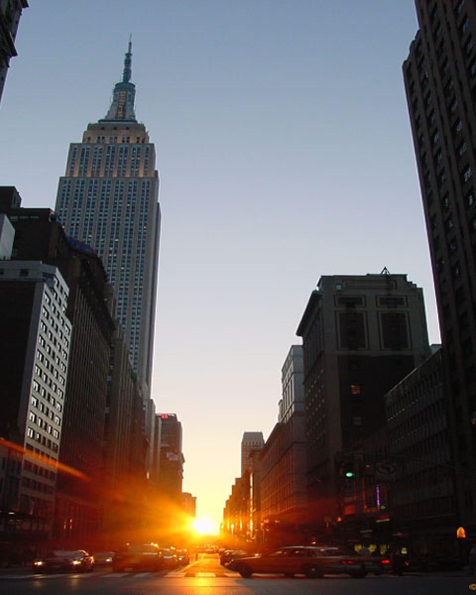 Manhattanhenge: A New York Sunset