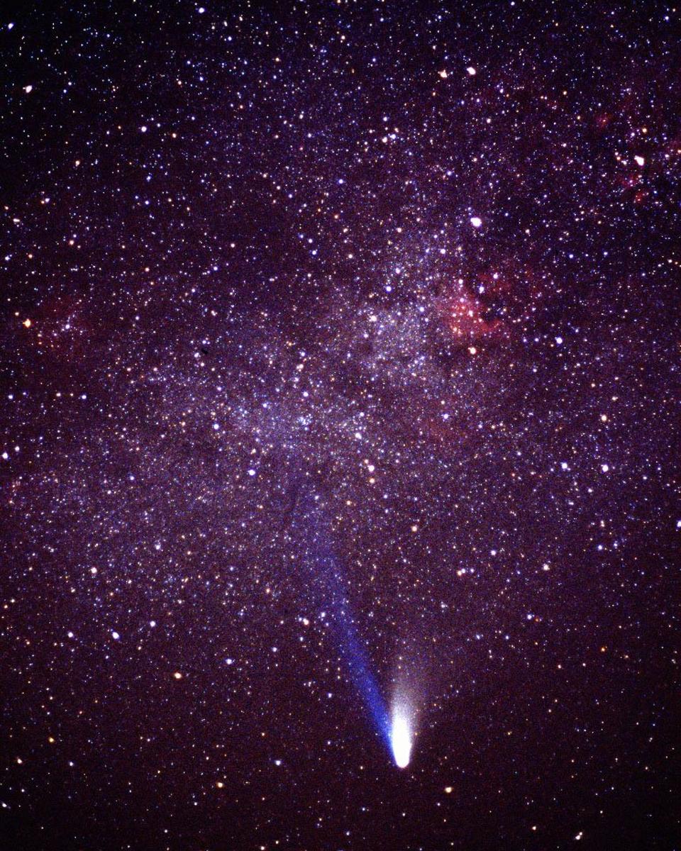 Exploring Comet Tails