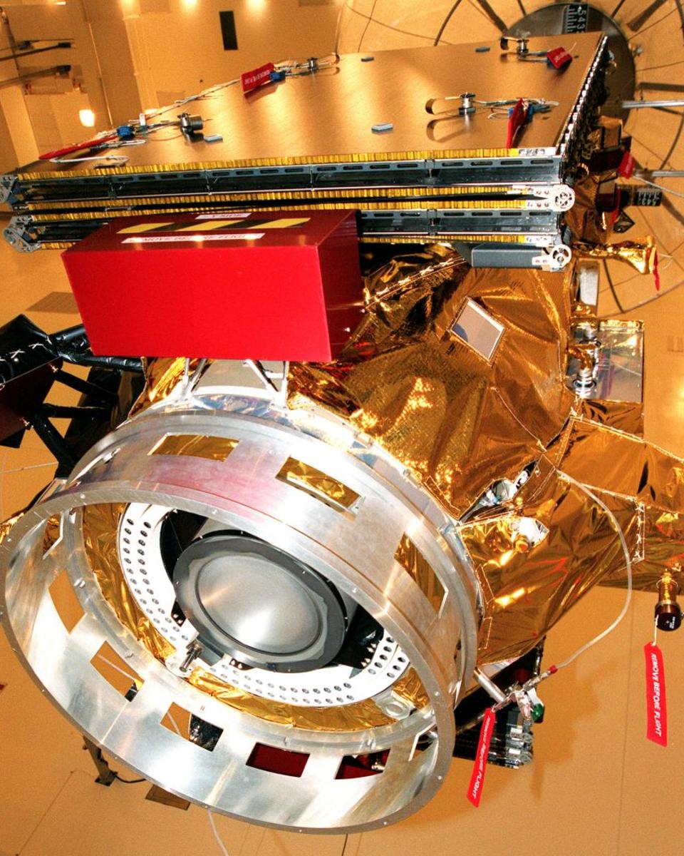 Full Throttle For Deep Space 1