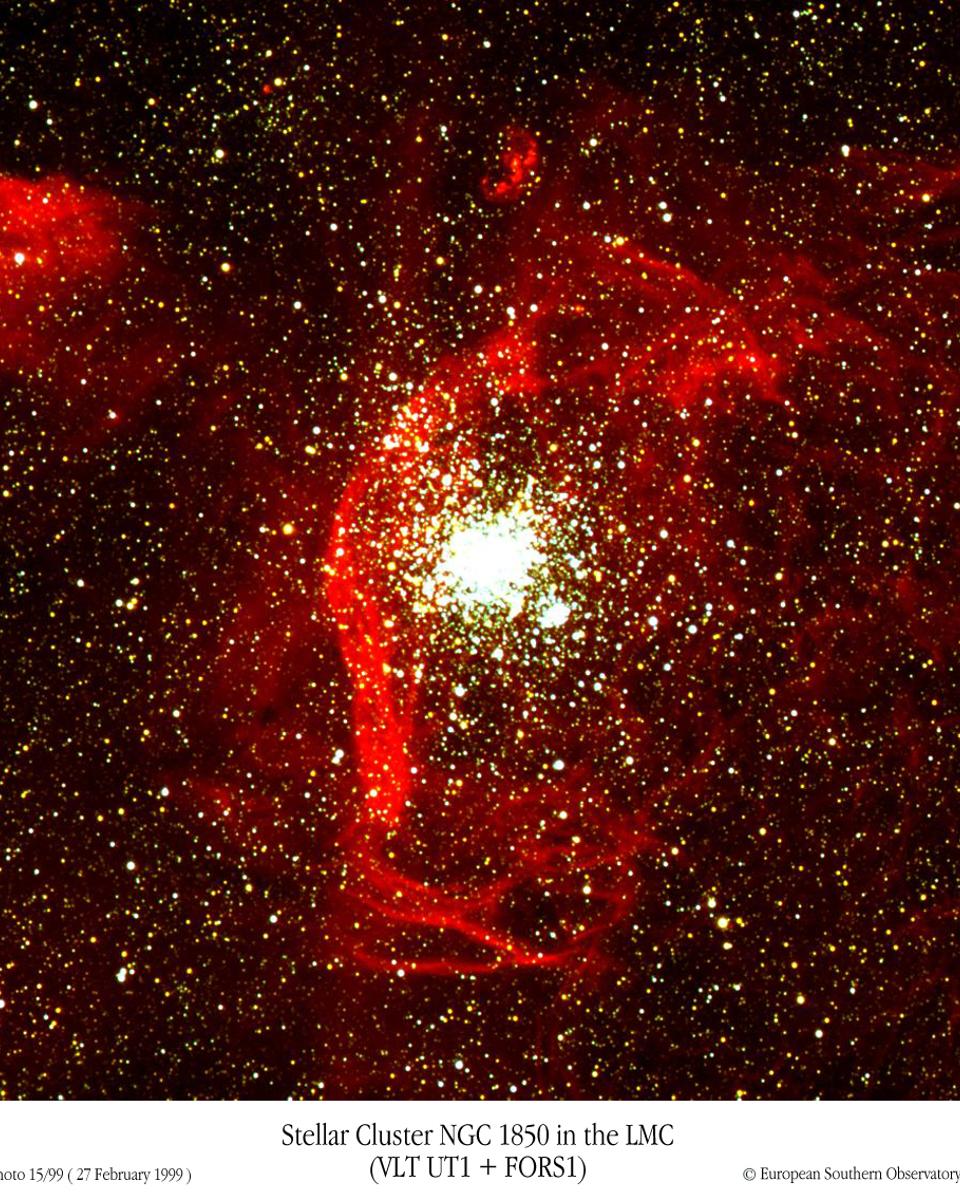 NGC 1850: Gas Clouds and Star Clusters