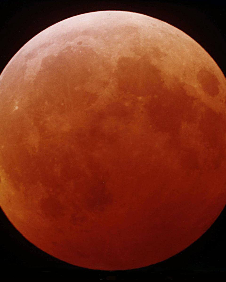 2001: A Total Lunar Eclipse