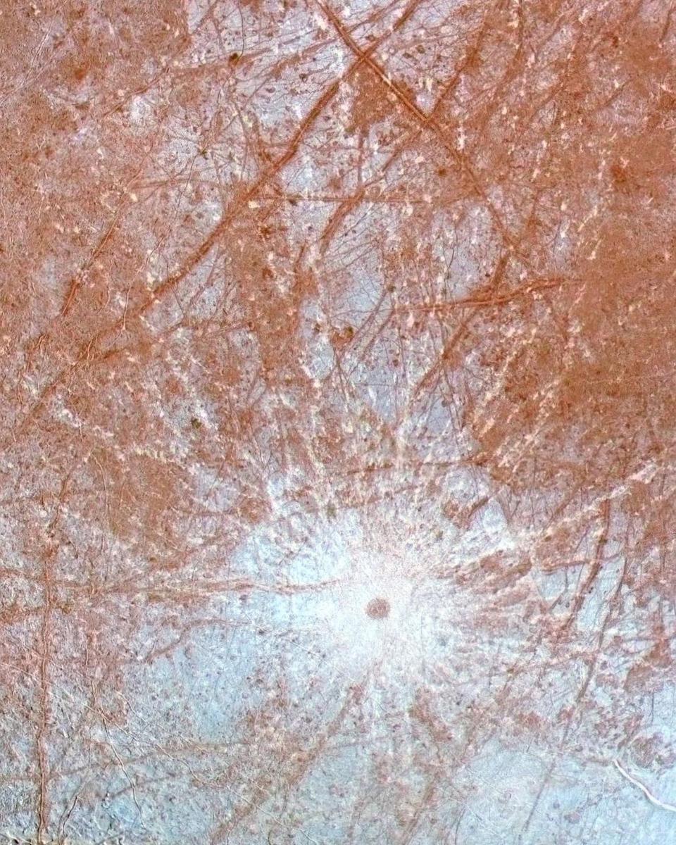 Pwyll: Icy Crater of Europa