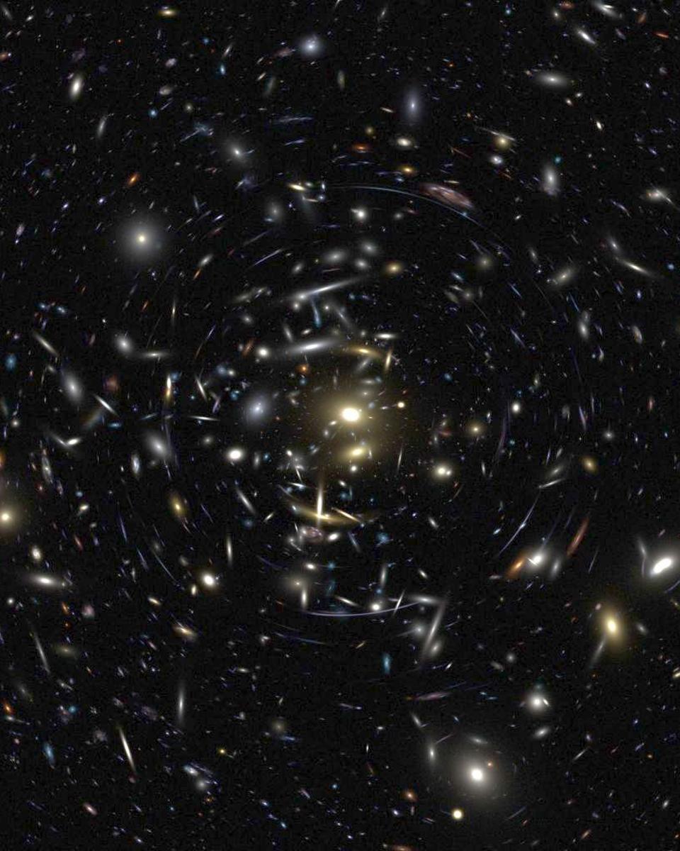 Simulated Galaxy Cluster View