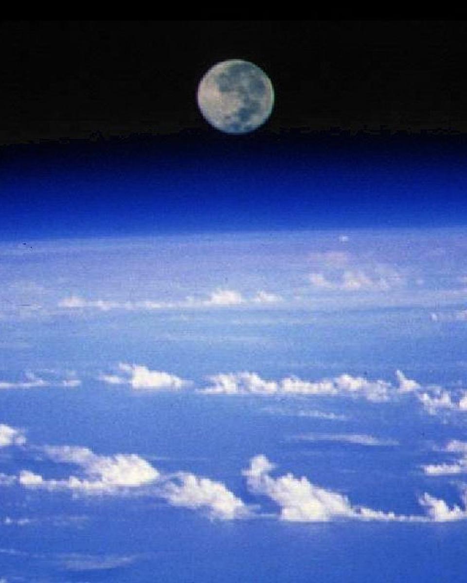 Moonset, Planet Earth