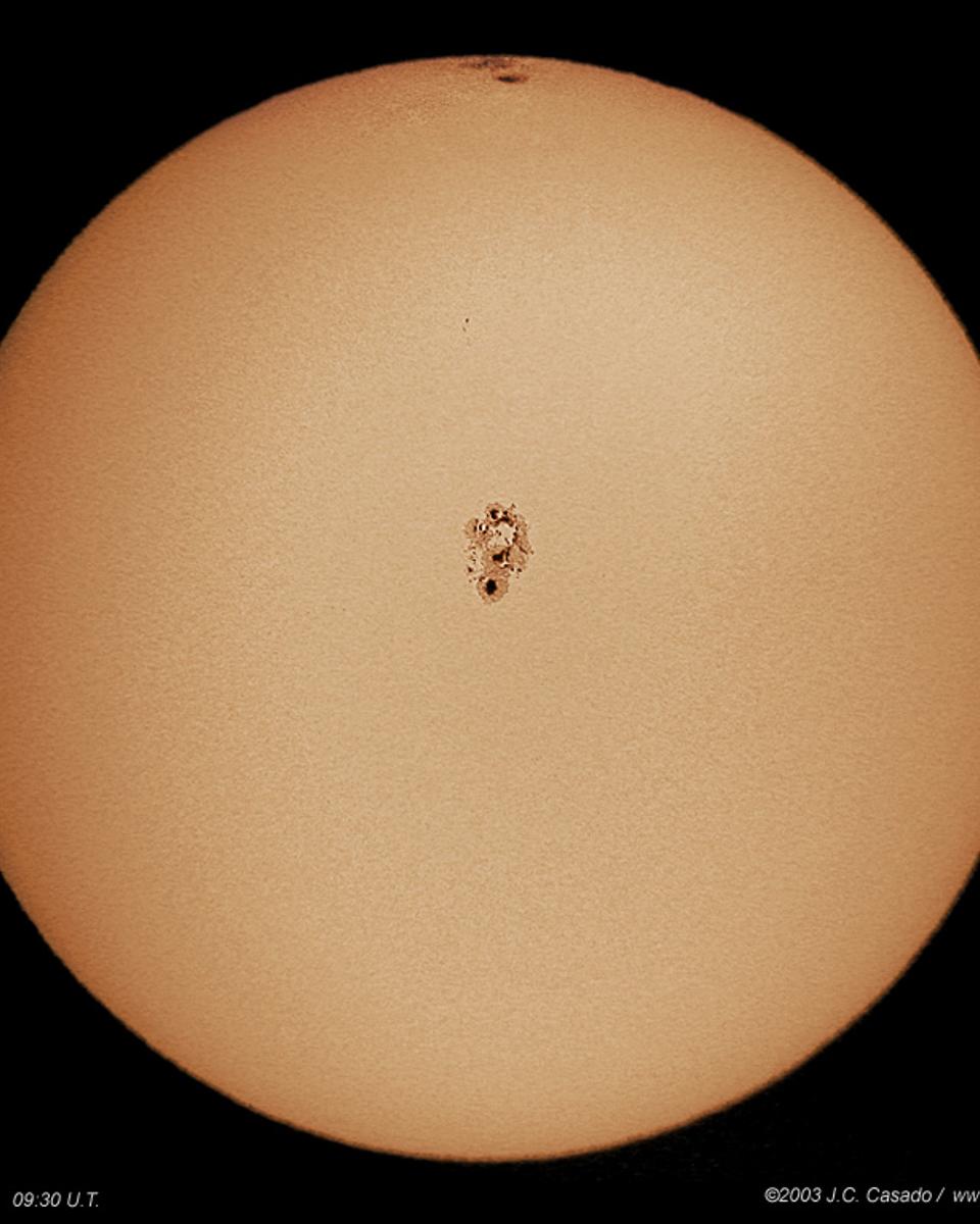 Large Sunspot Groups 10484 and 10486