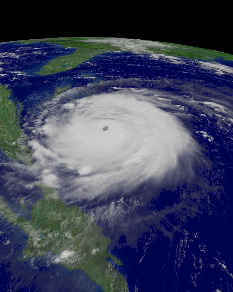 Hurricane Frances Approaches Florida