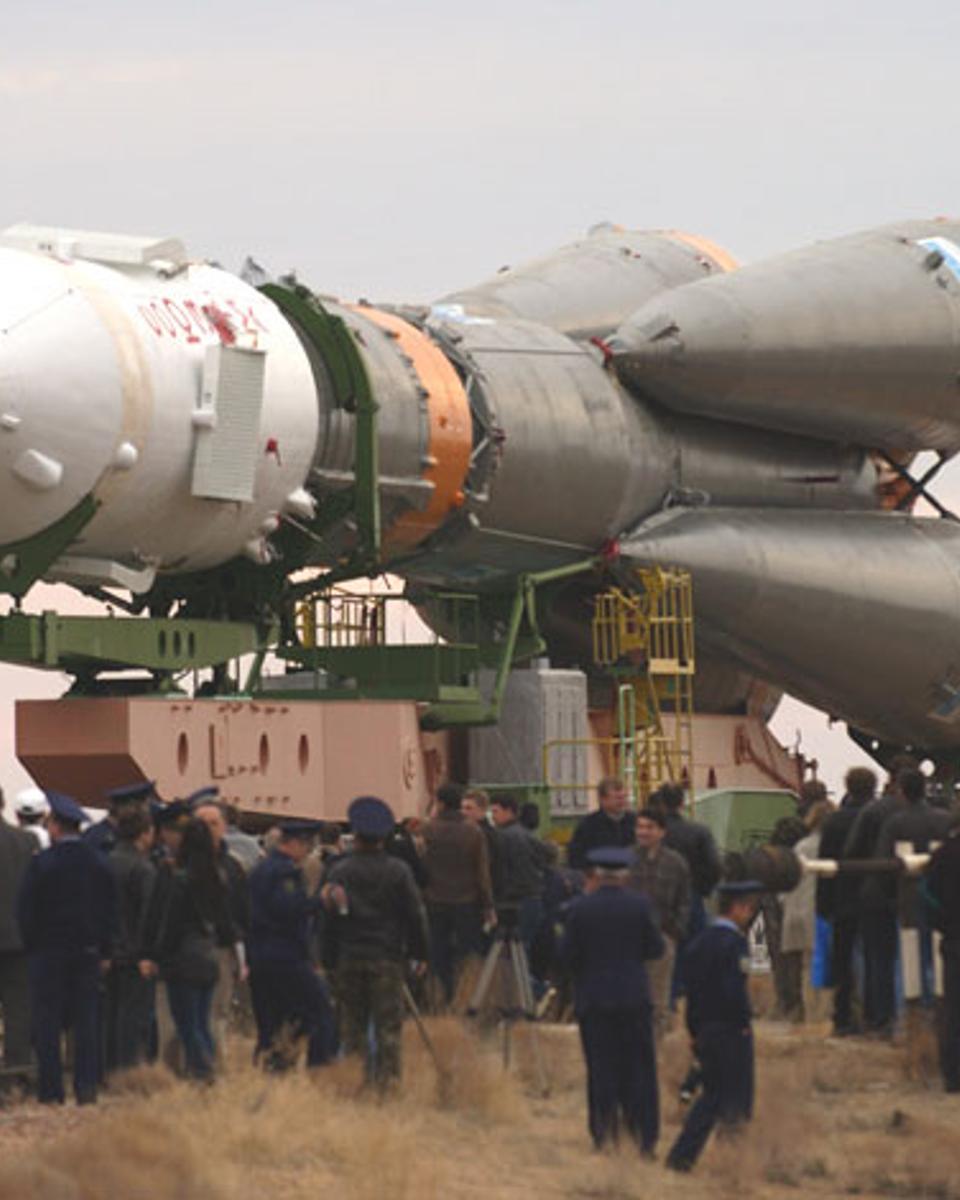 Rollout of Soyuz TMA-2 Aboard an R7 Rocket