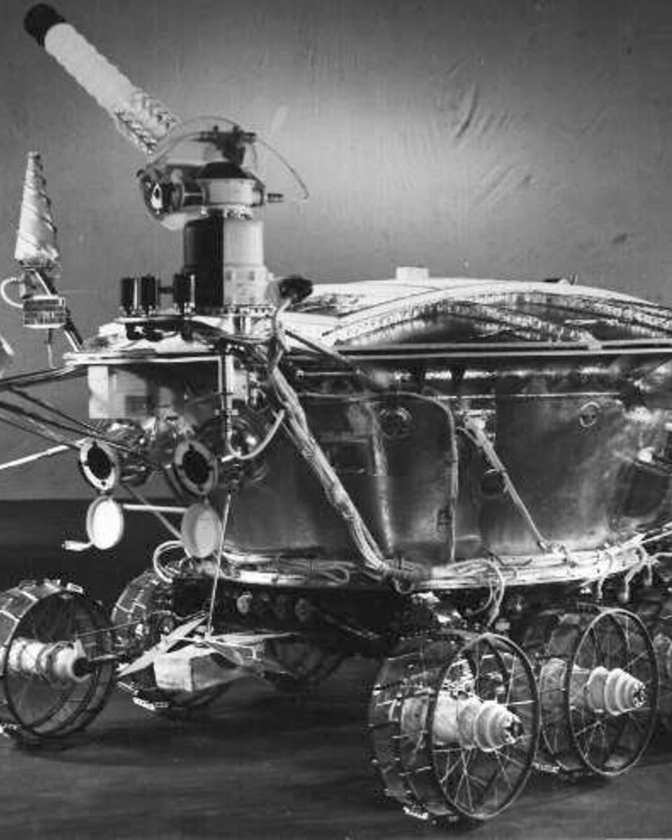 Lunokhod: Moon Robot