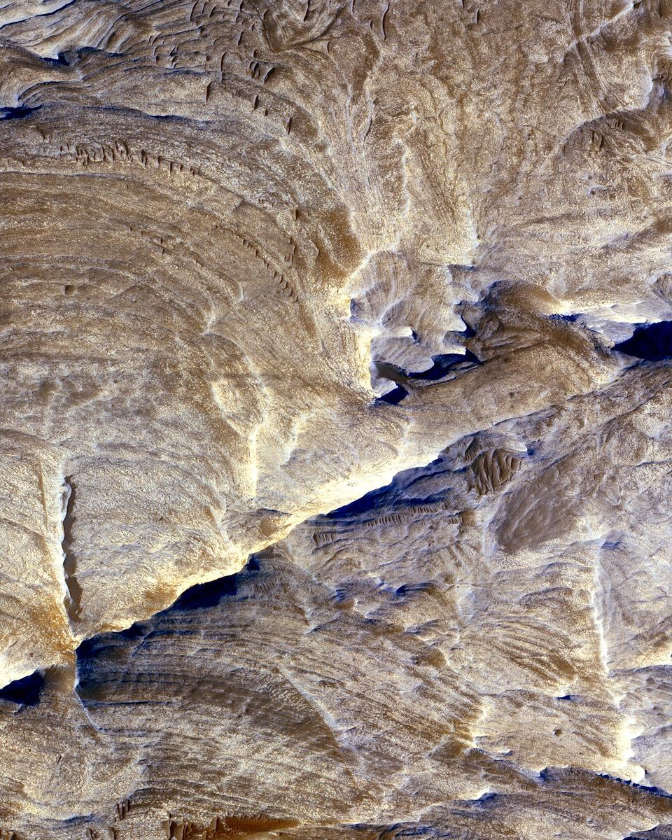 White Ridges on Mars