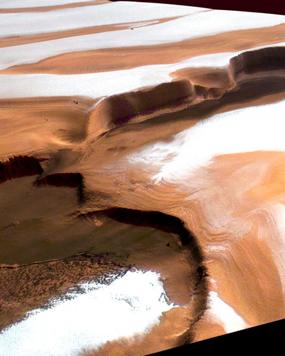 Steep Cliffs on Mars