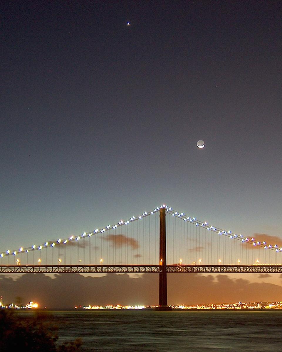 Lisbon Moonset