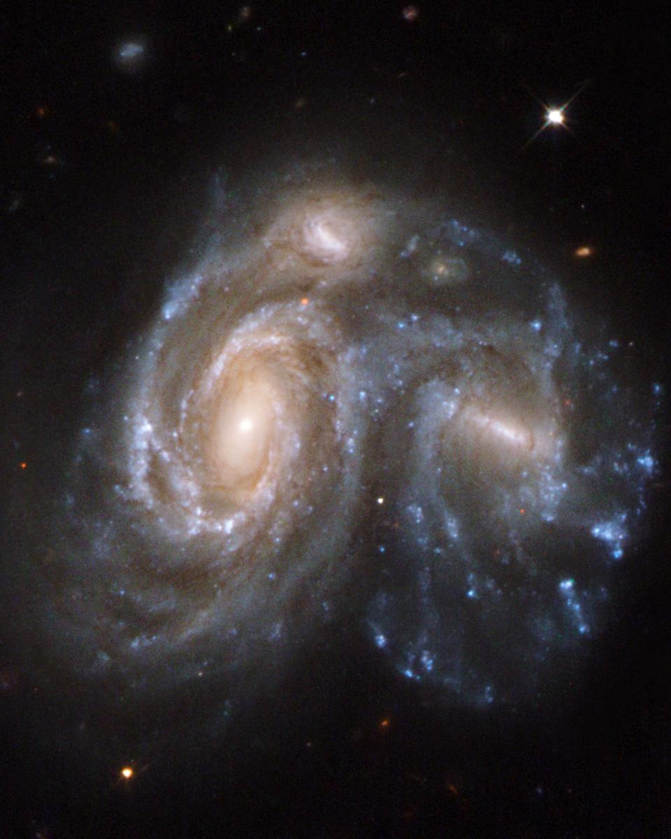 Arp 272