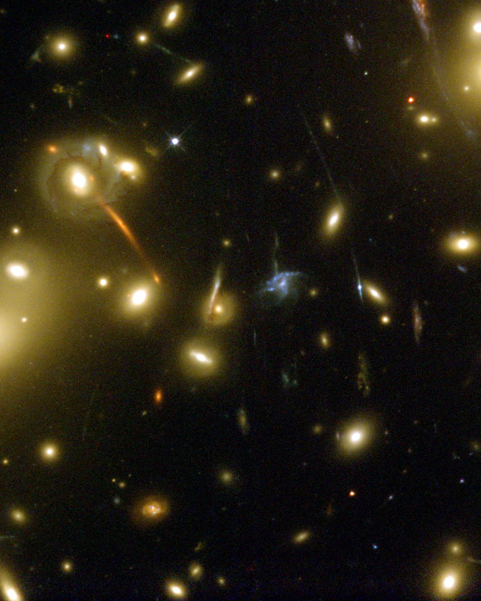 Abell 2218: A Galaxy Cluster Lens