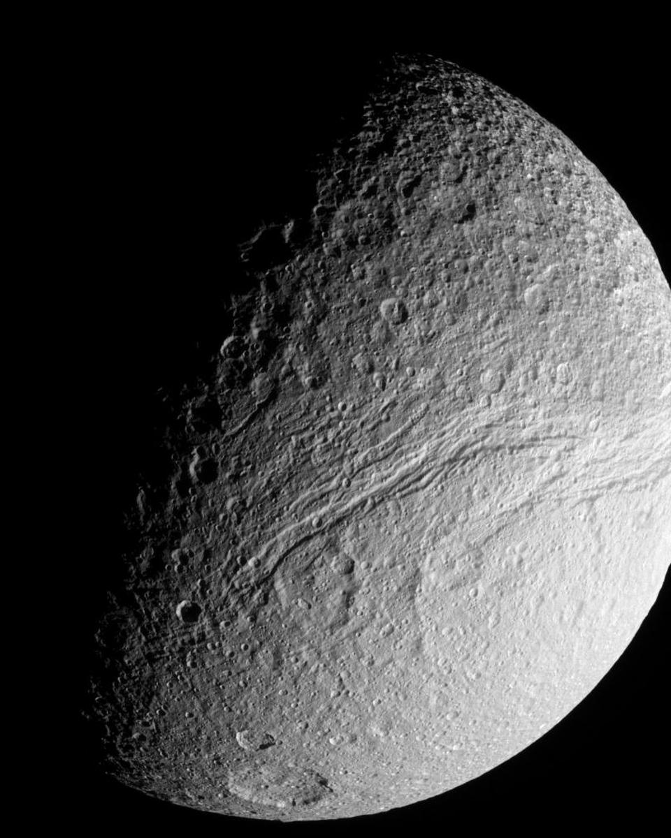 Ithaca Chasma: The Great Rift on Saturn's Tethys