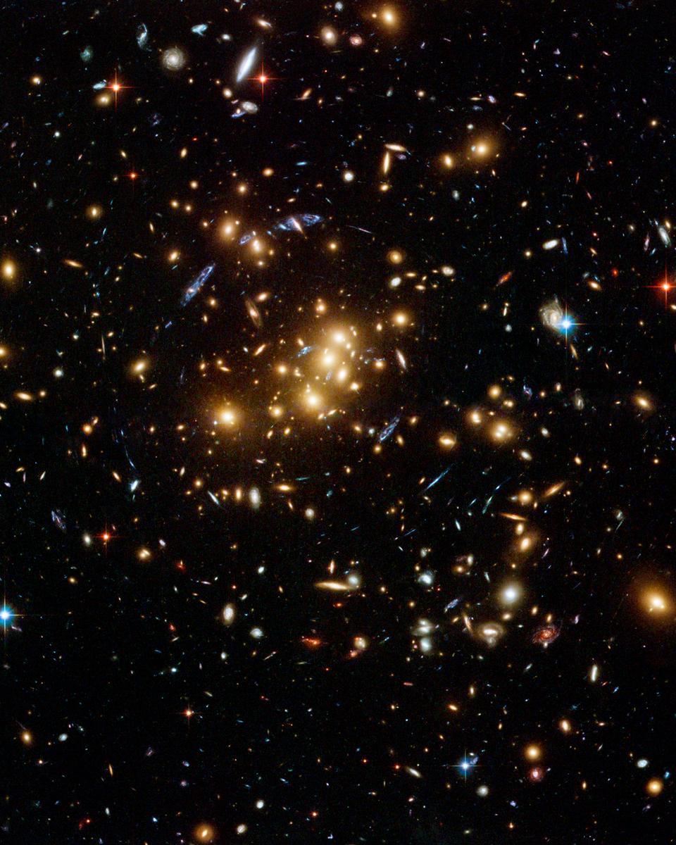 Giant Cluster Bends, Breaks Images