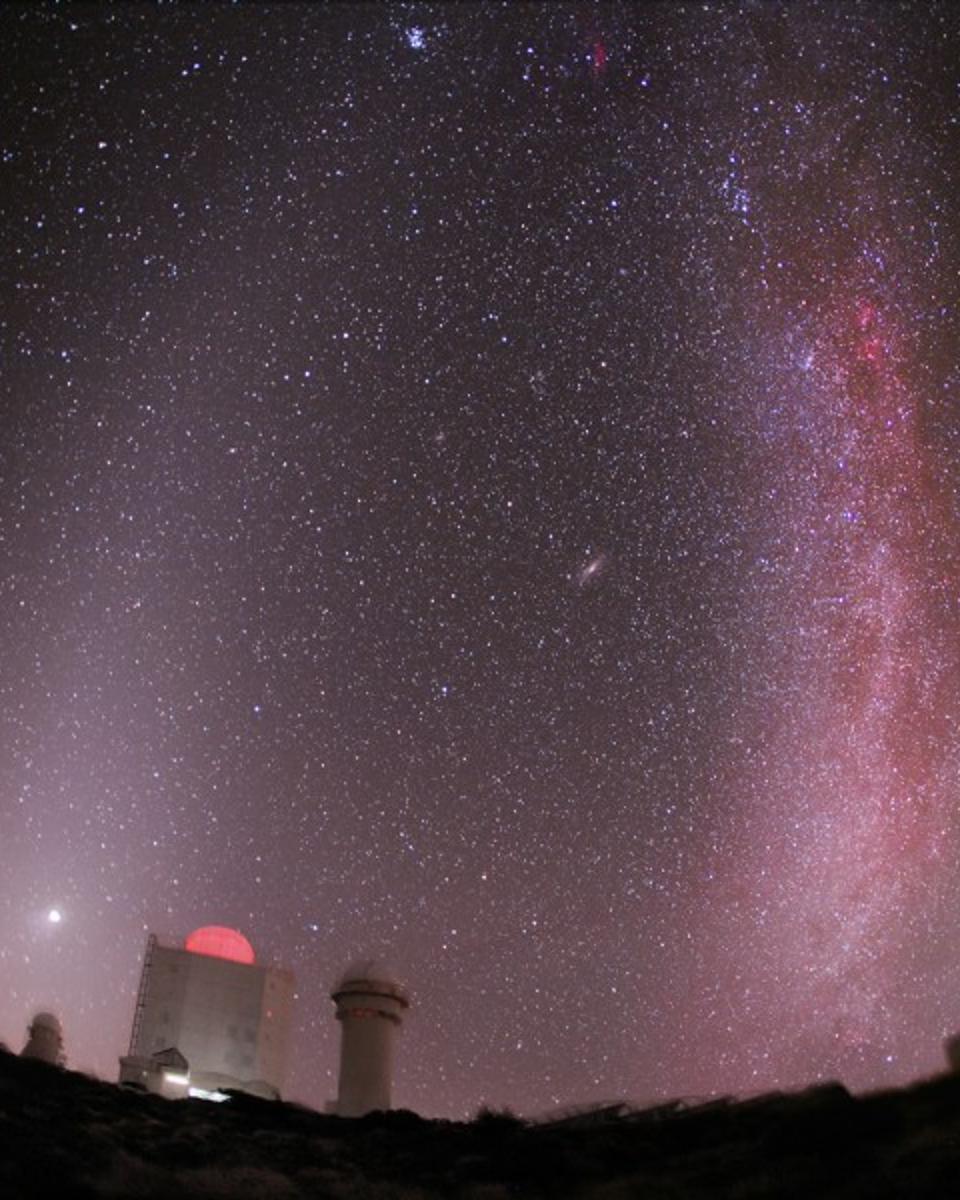 Zodiacal Light Vs. Milky Way