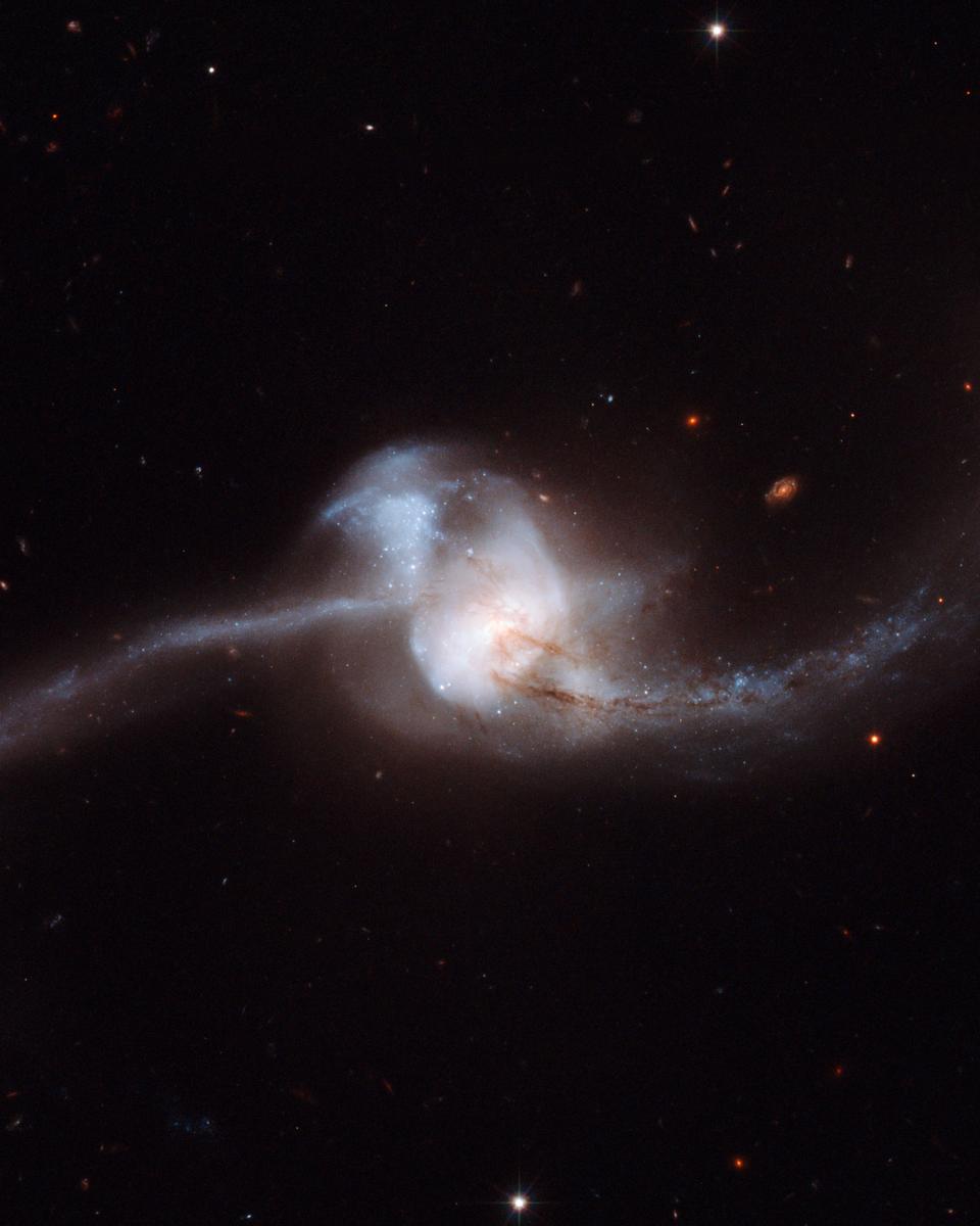 NGC 2623: Galaxy Merger from Hubble