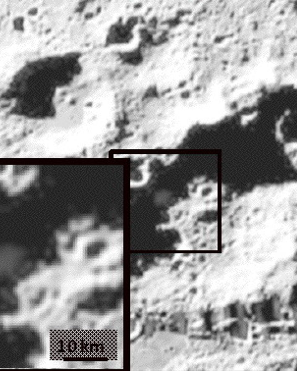 Water Discovered in Moon Shadow
