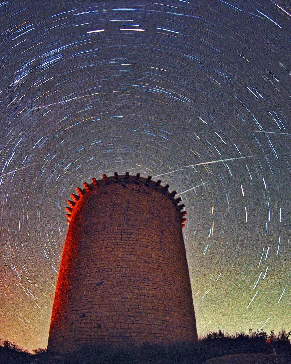 Leonids Above Torre de la Guaita