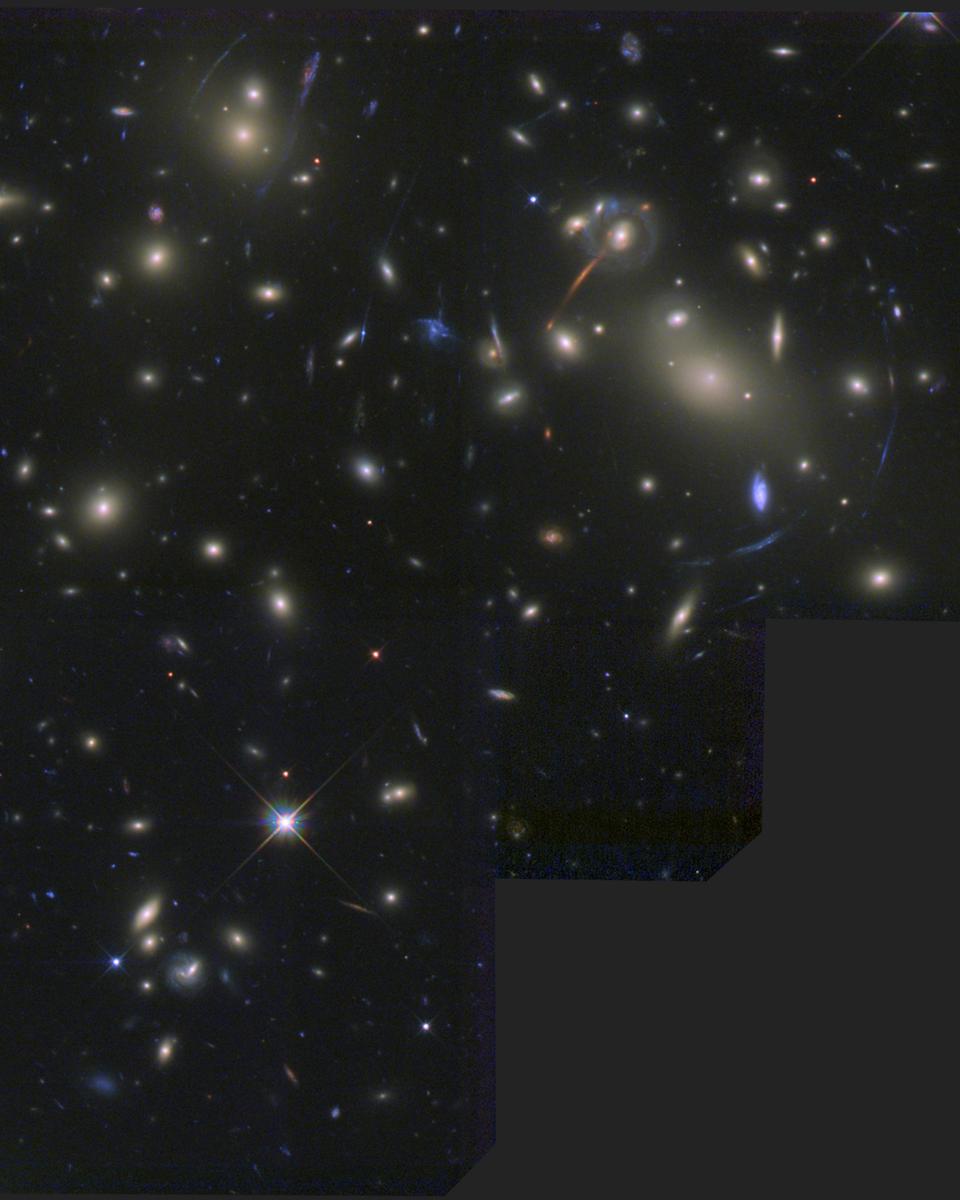 Abell 2218: A Galaxy Cluster Lens