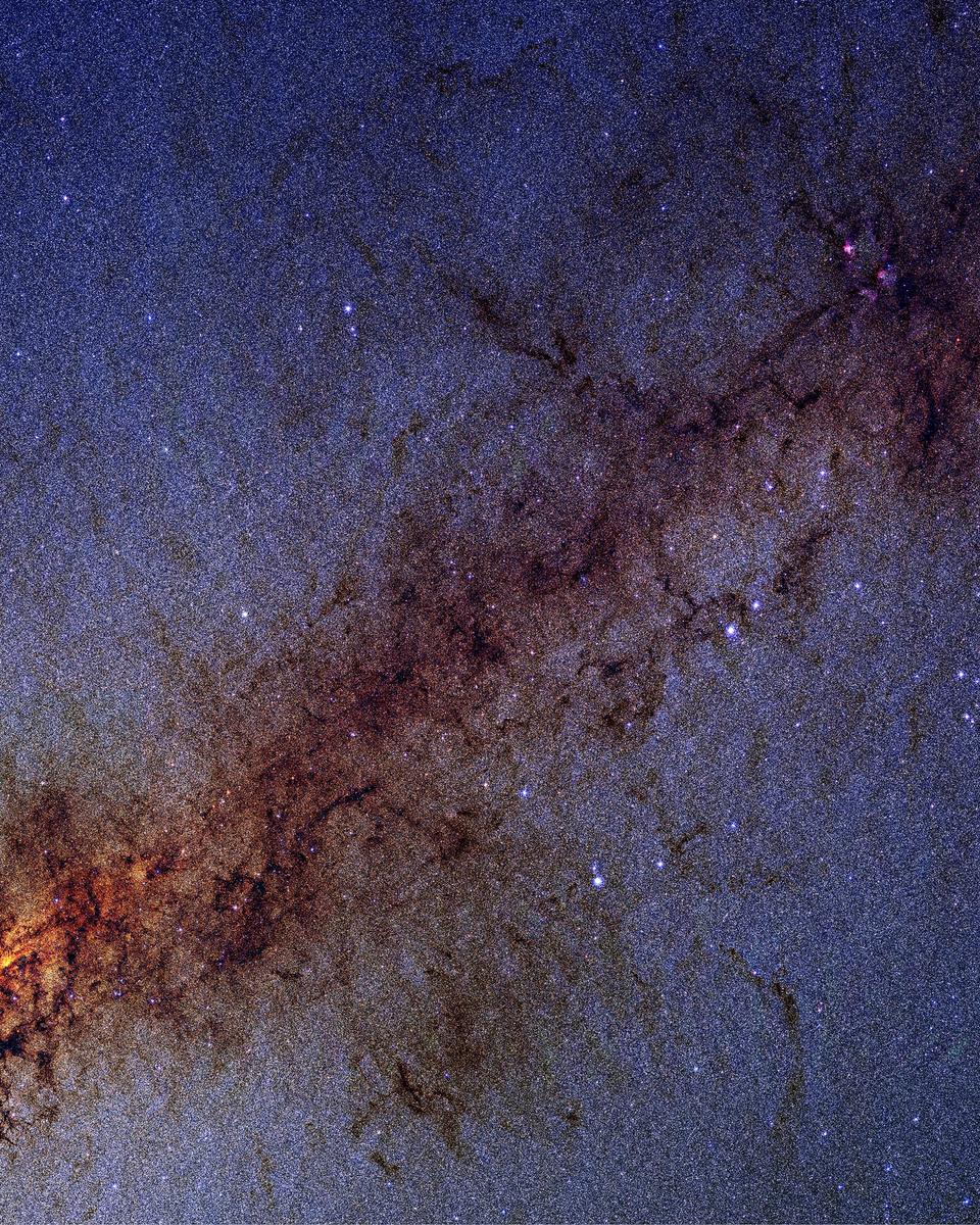 The Galactic Center in Infrared from 2MASS