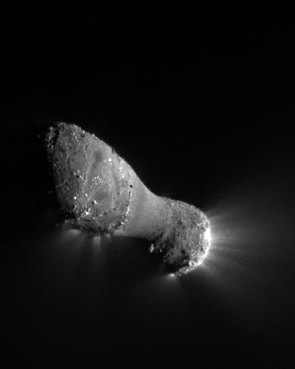 700 Kilometers Below Comet Hartley 2