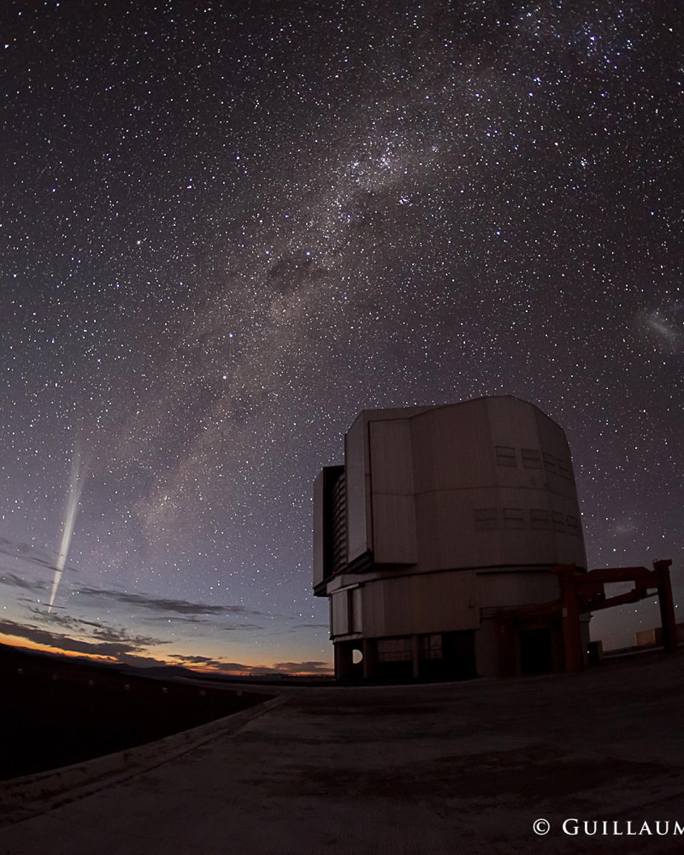 Comet Lovejoy over Paranal