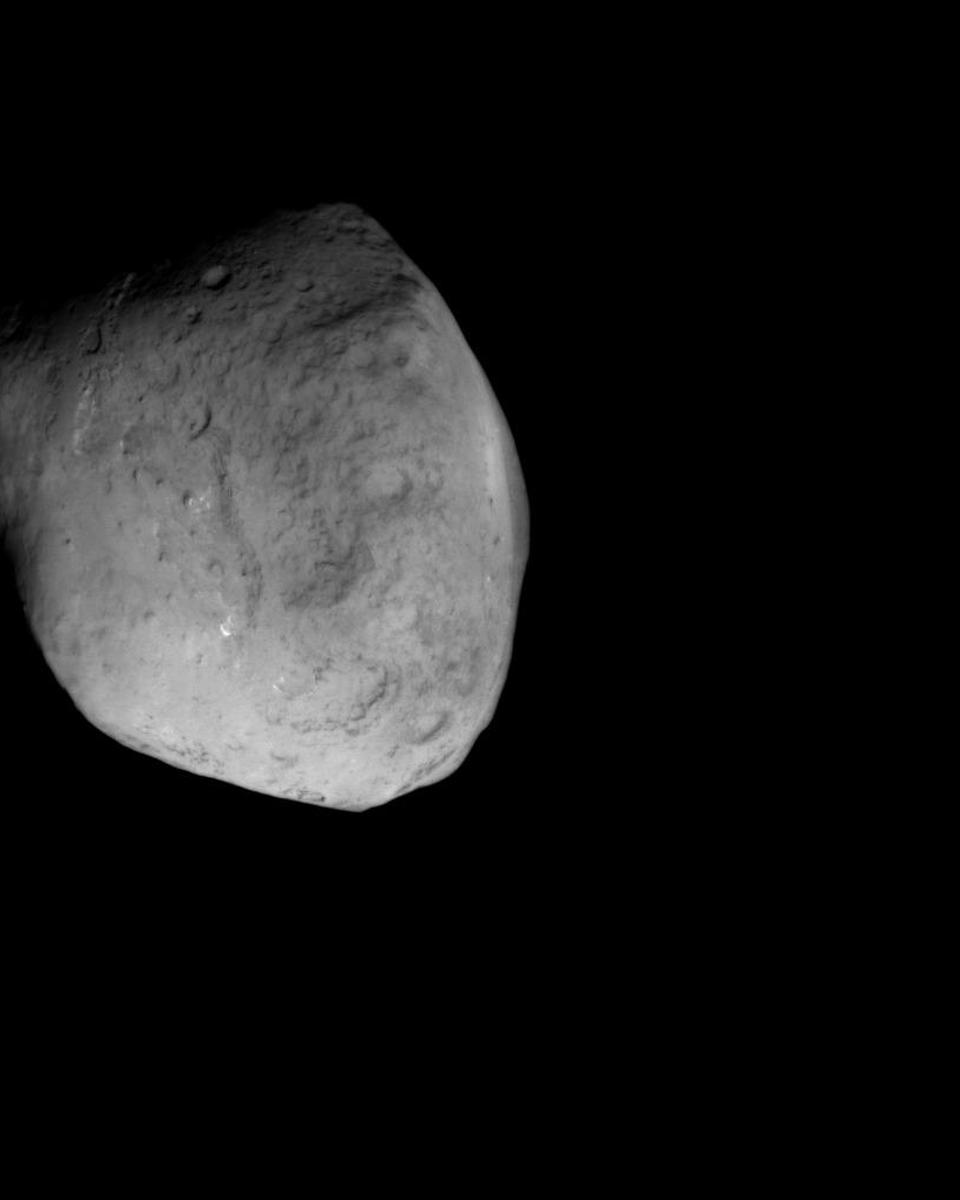 Comet Tempel 1 from Stardust-NeXT Spacecraft