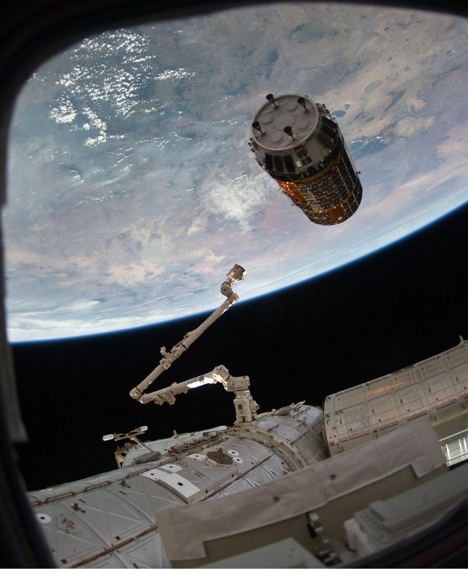 Japan's Kounotori2 Supply Ship Approaches the Space Station