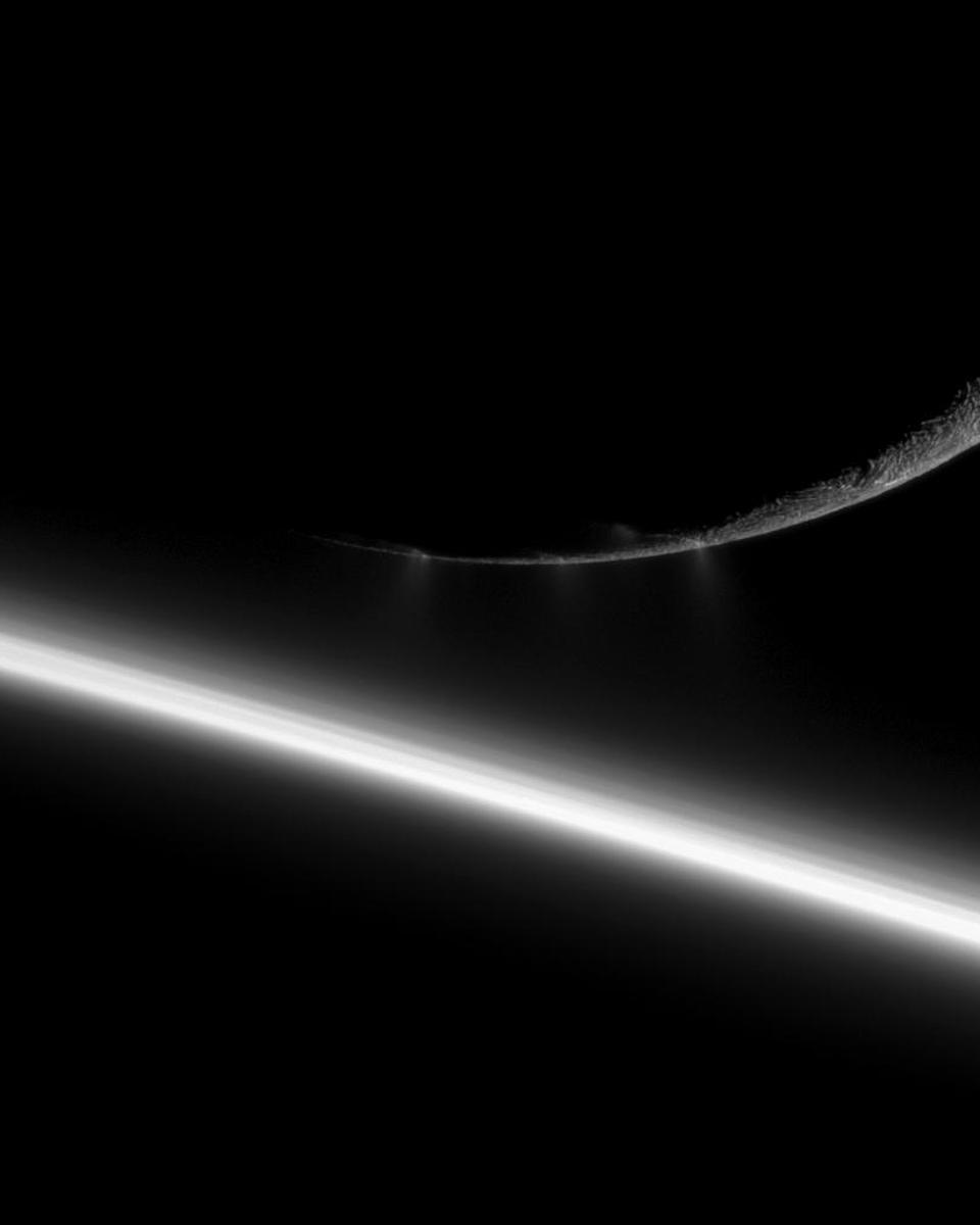 Enceladus Looms