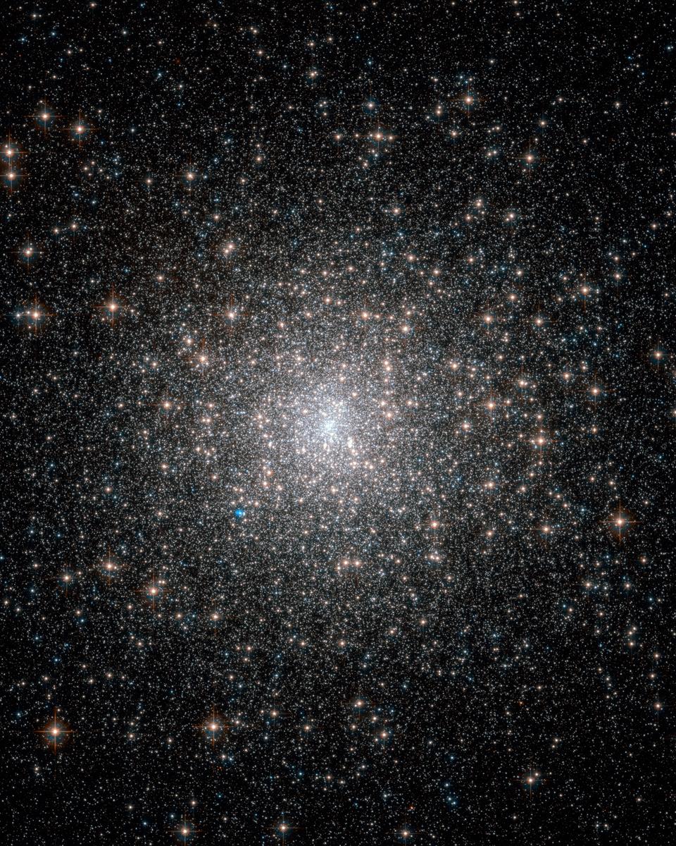 Globular Cluster M15 from Hubble