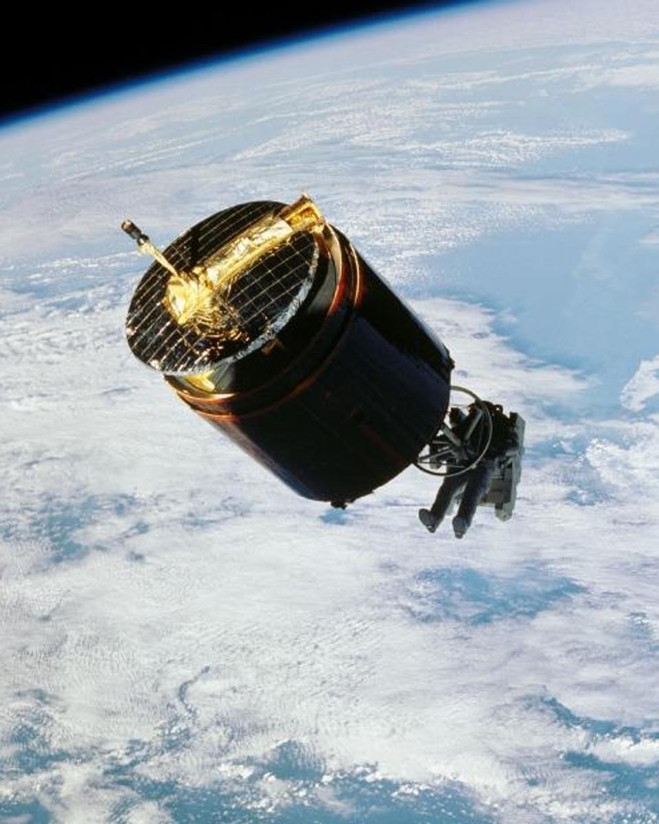 The Astronaut Who Captured a Satellite