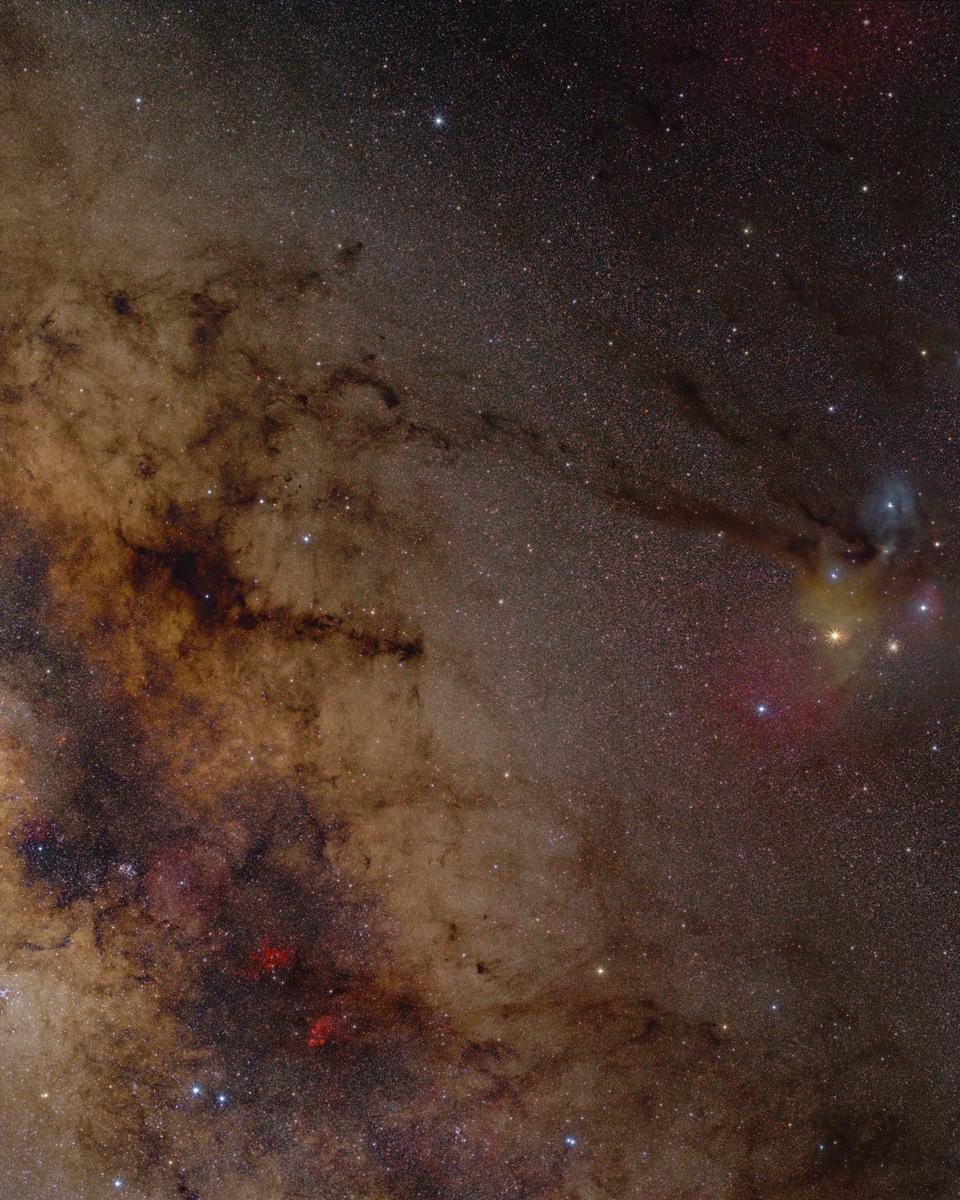 A Wide Field Image of the Galactic Center
